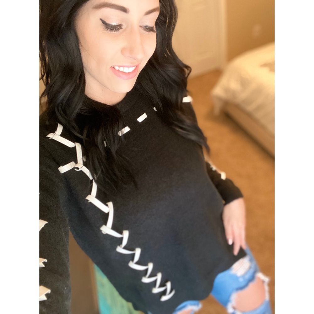 Oversized flirty sweater with unique stitching NWT